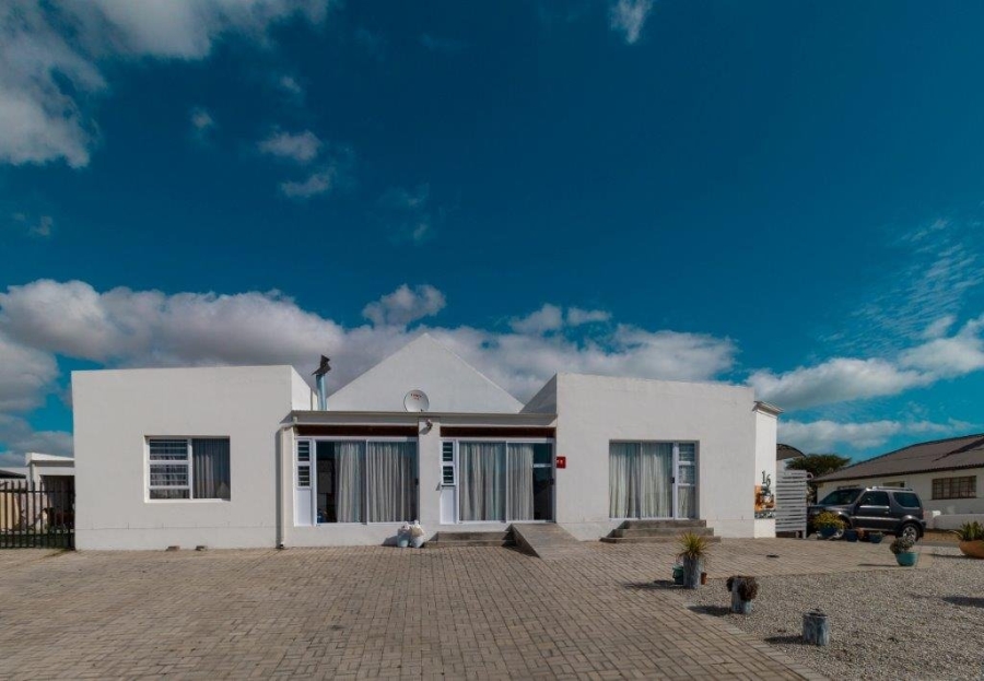 5 Bedroom Property for Sale in Velddrif Western Cape